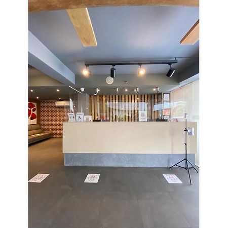 Capital O 820 Guijo Suites Makati Manila Dış mekan fotoğraf