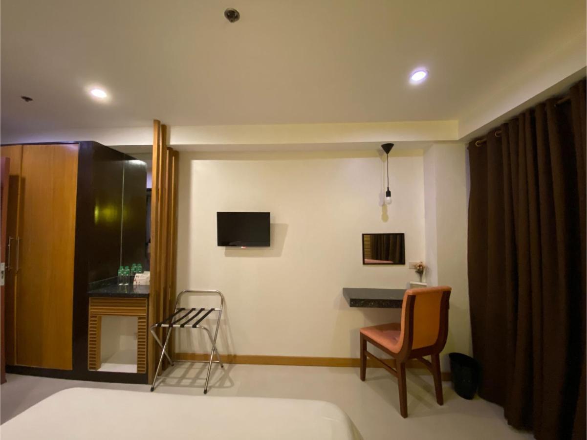 Capital O 820 Guijo Suites Makati Manila Dış mekan fotoğraf
