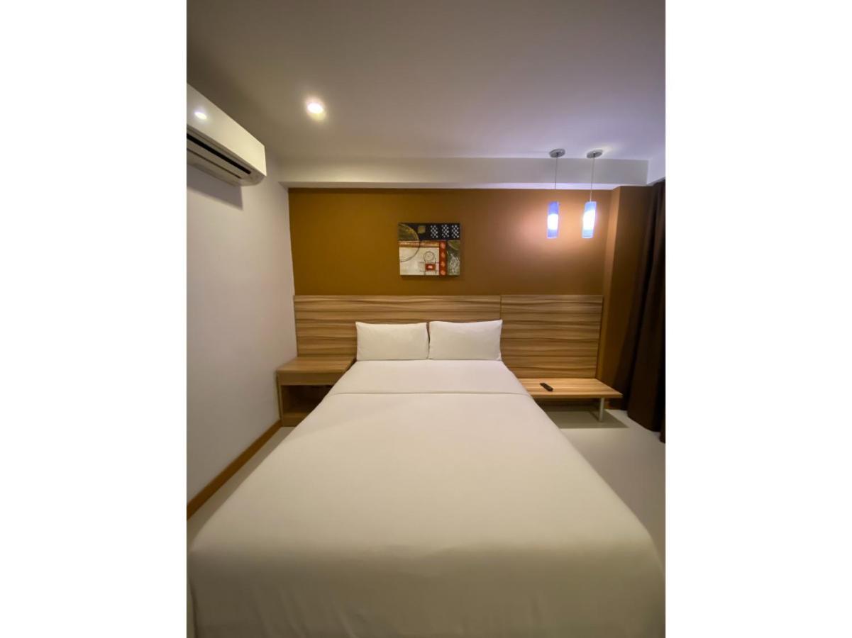 Capital O 820 Guijo Suites Makati Manila Dış mekan fotoğraf